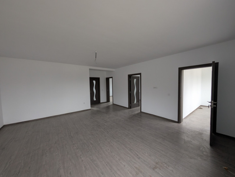 Casa finalizată Liliecii - Scoala - Parc Dendrologic 