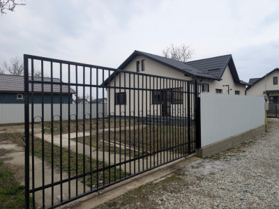 Casa finalizată Liliecii - Scoala - Parc Dendrologic 