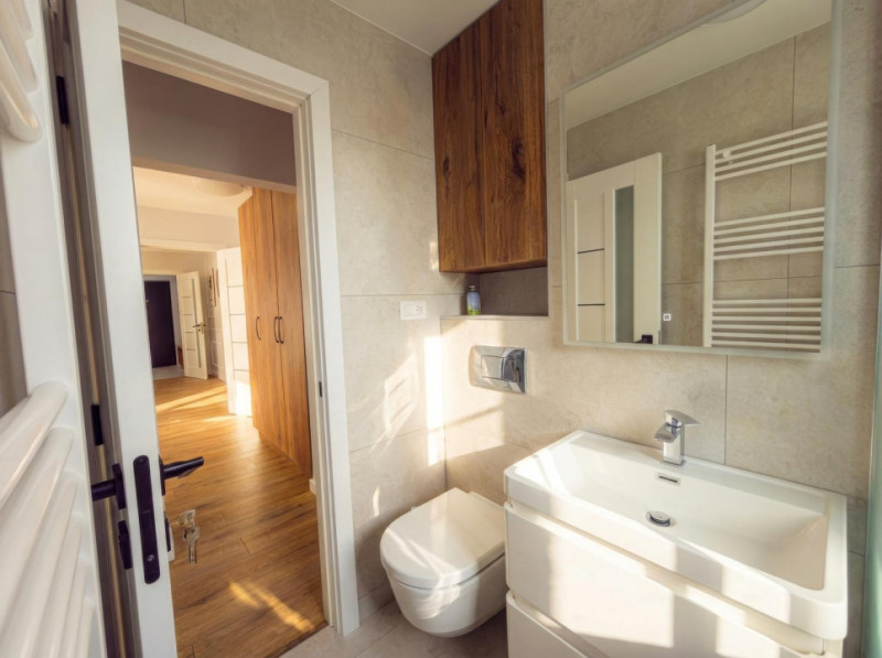 Bijuterie! Apartament 3 camere, renovat acum, lux, prima închiriere 