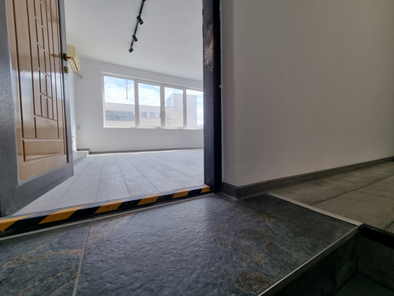 Zona Centrală- spațiu comercial/birou- 70 mp utili- totul nou