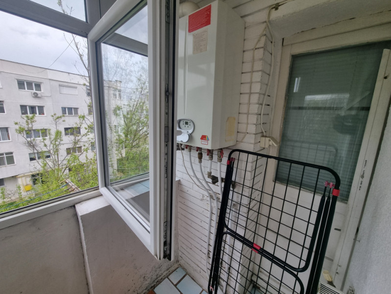 Podul cu Lanțuri- Zona Nord- 2 camere decomandate- etaj intermediar 