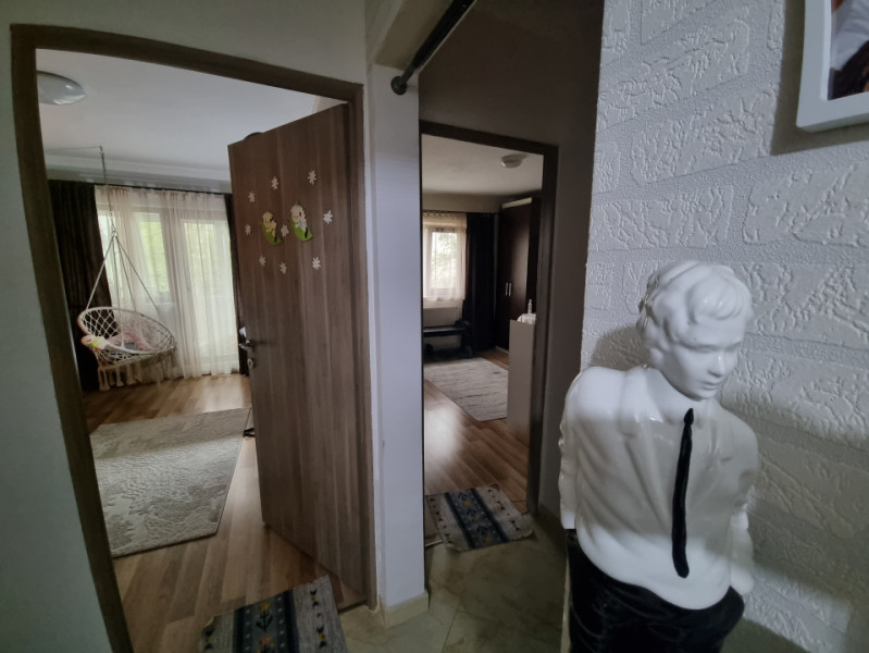 Arena Mall- 22 Decembrie- 3 camere decomandate la etajul 1, mobilat 