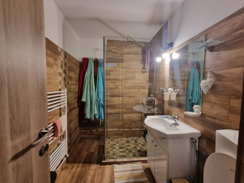 Arena Mall- 22 Decembrie- 3 camere decomandate la etajul 1, mobilat 