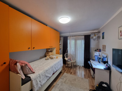 Arena Mall- 22 Decembrie- 3 camere decomandate la etajul 1, mobilat 