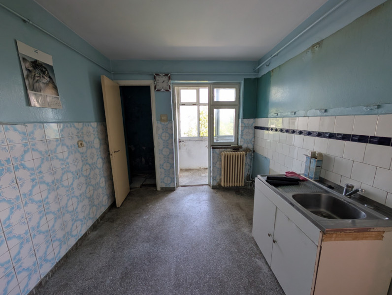 Apartament 4 camere în zonă centrală, pe Strada Armoniei 