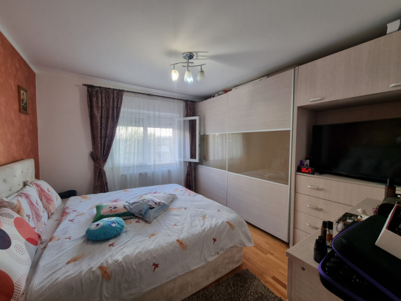 Apartament 4 camere la etajul 1, mobilat-utilat, Zona Parcul Nord