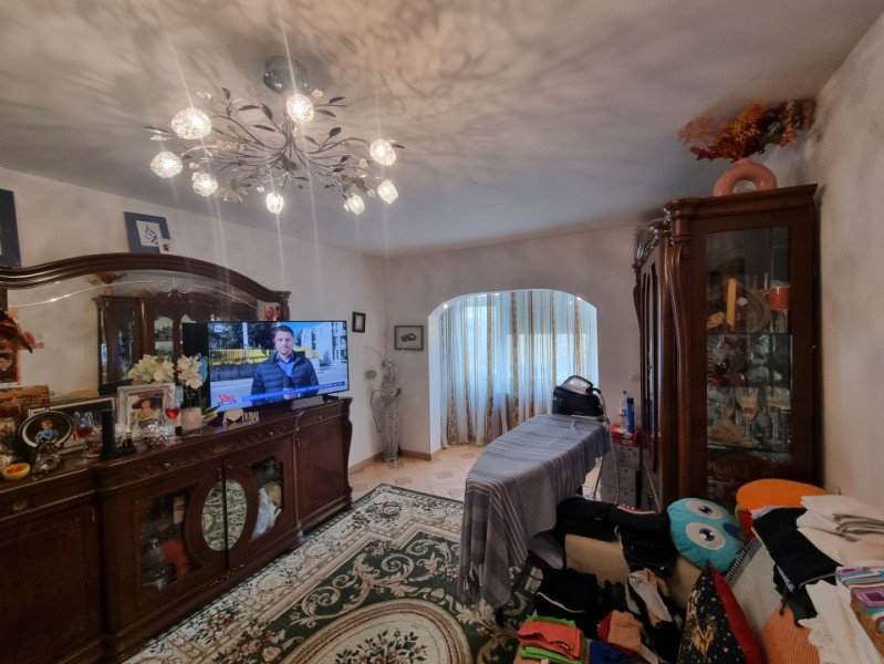 Apartament 4 camere la etajul 1, mobilat-utilat, Zona Parcul Nord