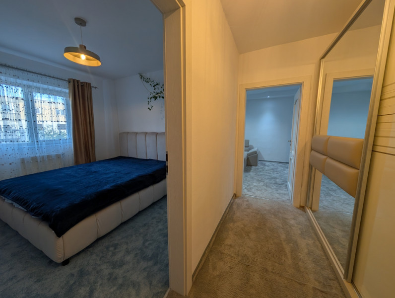 Renovat, 2 camere decomandate - 64 mp , etaj intermediar, Nord