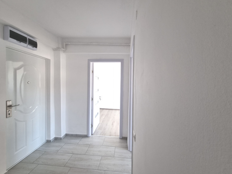 Ultracentral- Prefectură- 3 camere, renovat acum, totul nou, etaj 3