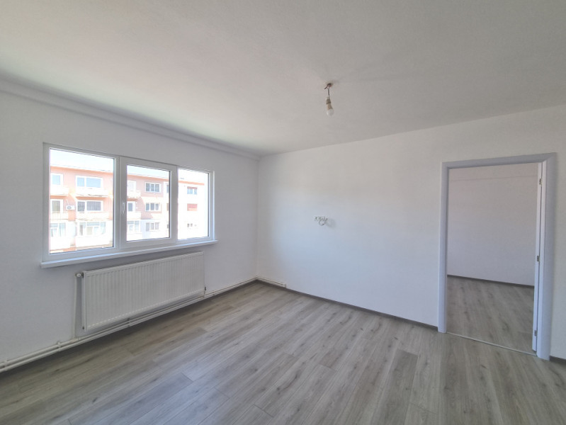 Ultracentral- Prefectură- 3 camere, renovat acum, totul nou, etaj 3