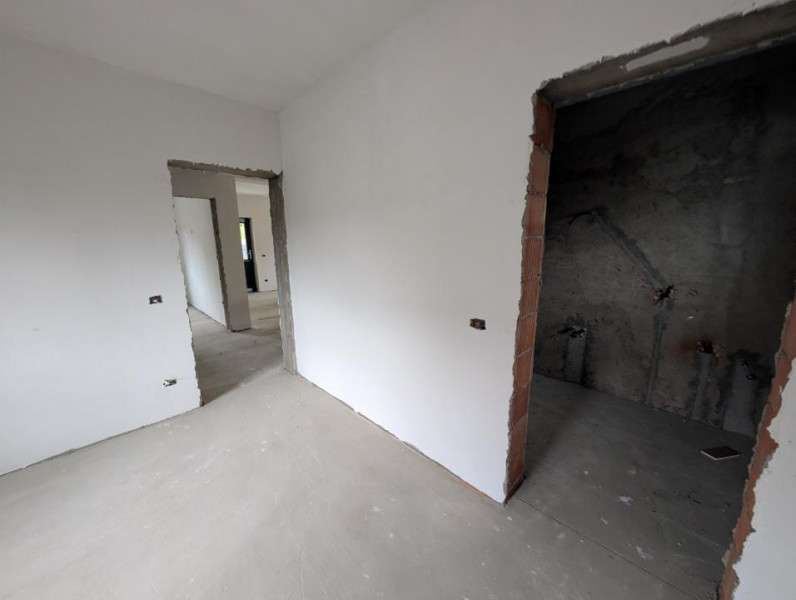 Vând casa la cheie în Hemeius - Parc Dendrologic 