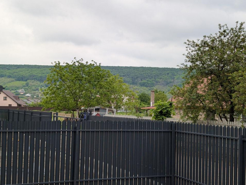 Vând casa la cheie în Hemeius - Parc Dendrologic 