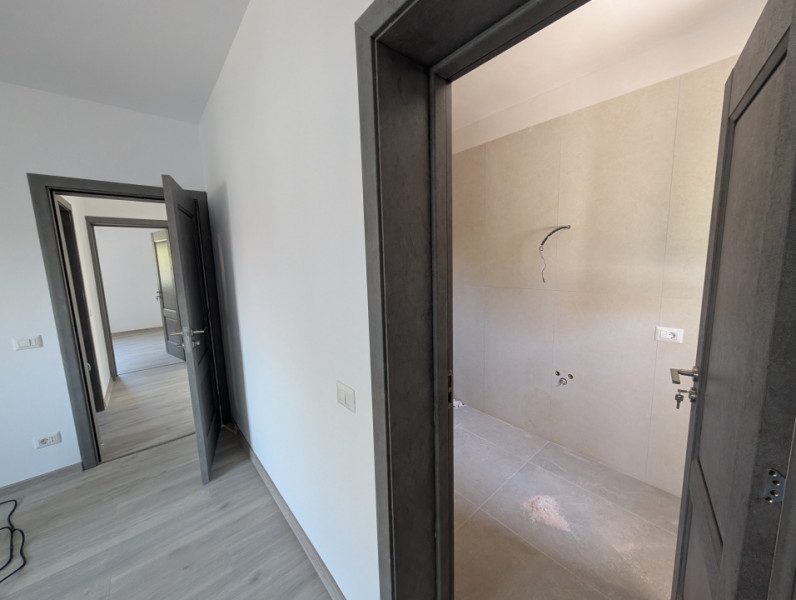 Vând casa la cheie în Hemeius - Parc Dendrologic 