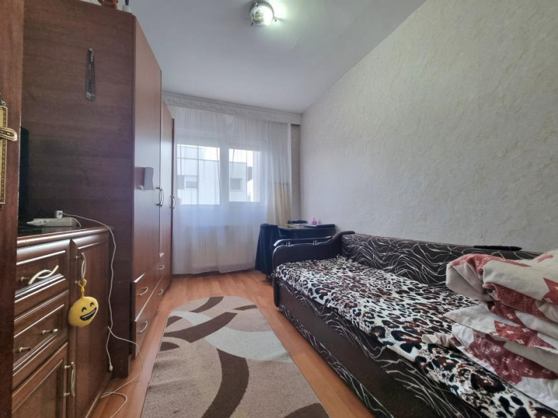 Mioriței, colț cu Banca Națională- Apartament 3 camere decomandate 