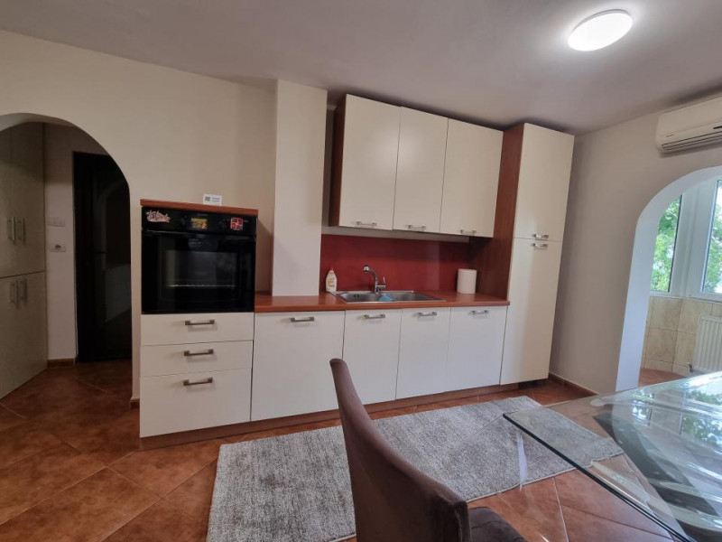 Apartament 2 camere, etaj 1, Neagoe Vodă- Martiri, prima închiriere 