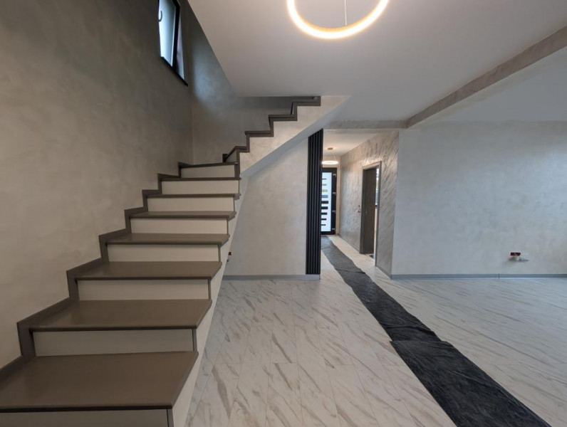 Vila toate utilitățile, încălzire pardoseală, Serbanesti