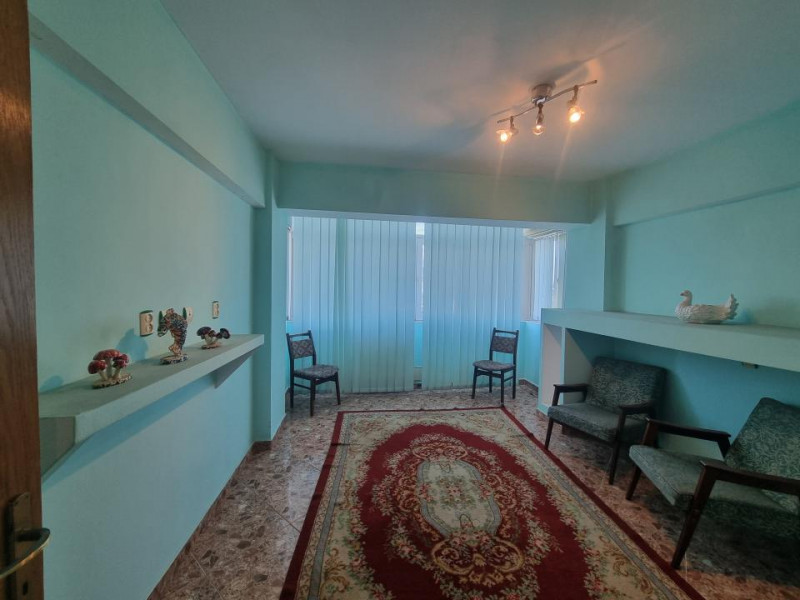 Apartament-spectacol/ 101 mp utili/ living de 54 mp! Unic în Bacău!