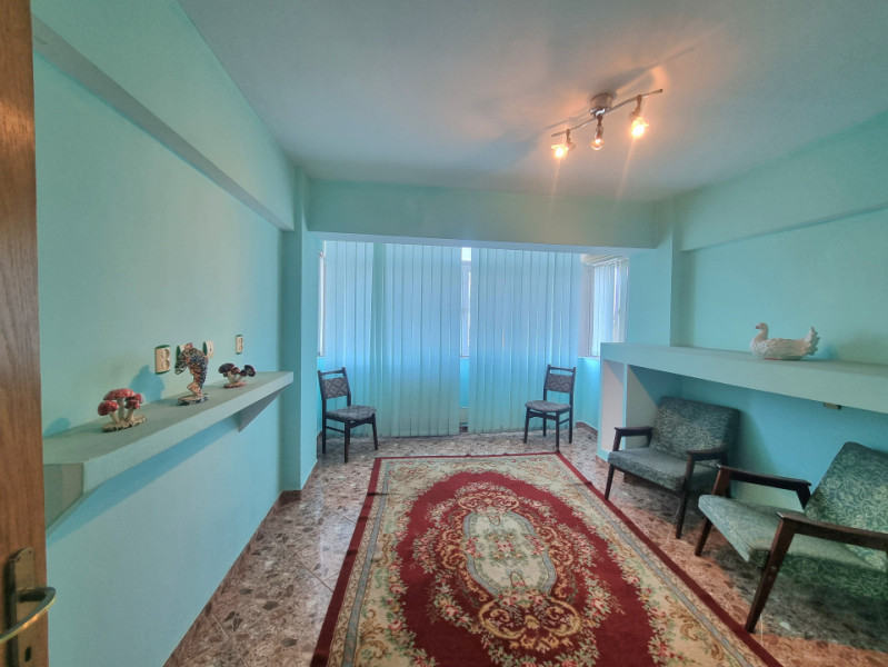 Apartament-spectacol/ 101 mp utili/ living de 54 mp! Unic în Bacău!