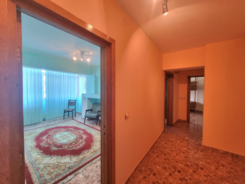 Apartament-spectacol/ 101 mp utili/ living de 54 mp! Unic în Bacău!