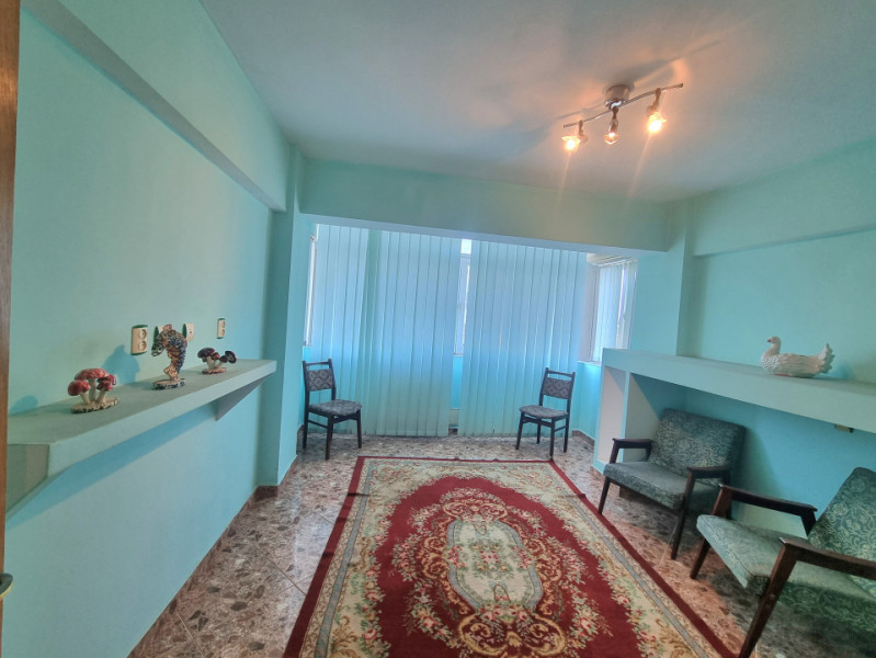 Apartament-spectacol/ 101 mp utili/ living de 54 mp! Unic în Bacău!