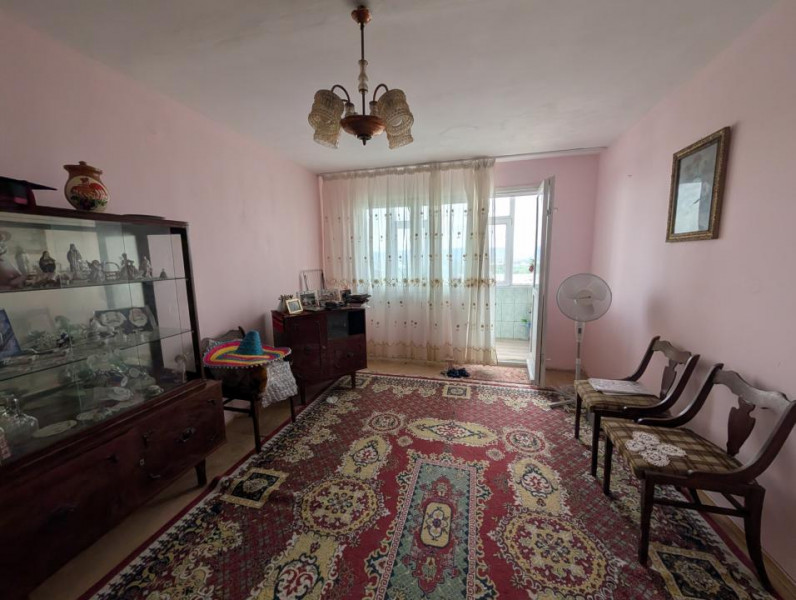 3 camere decomandate Școală Ion Luca