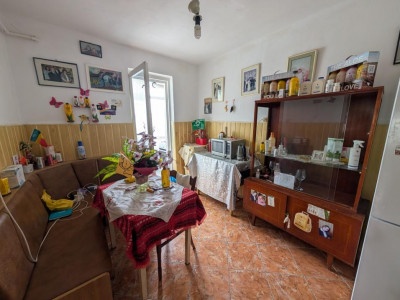 3 camere decomandate Școală Ion Luca