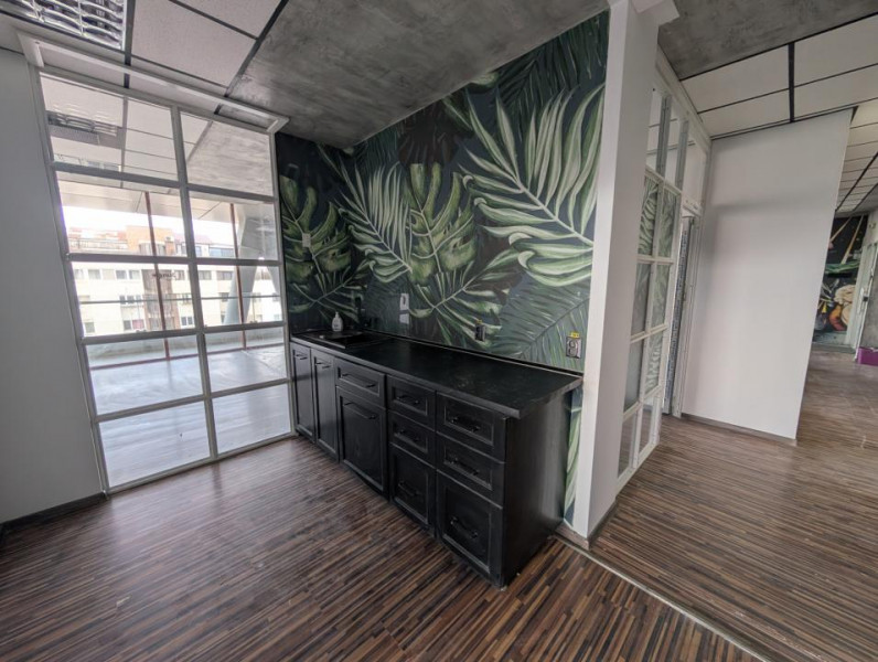 Spatiu birou 30 Avenue Bacau, 140mp