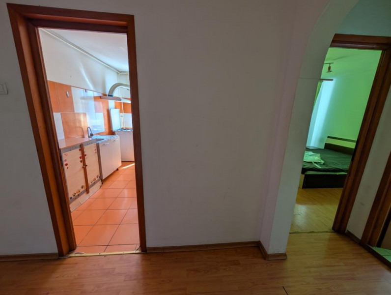 Decomandat, 2 balcoane, 3 camere Piata Sud