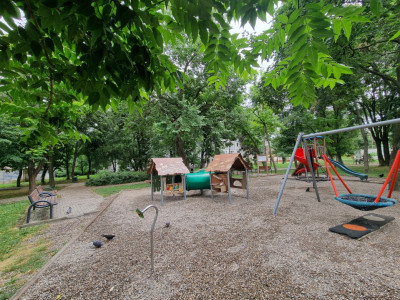 Verde-n față! Apartament 2 camere ultracentral/etaj 1, cu parc lângă 