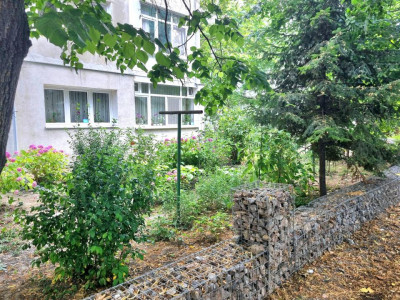 Verde-n față! Apartament 2 camere ultracentral/etaj 1, cu parc lângă 