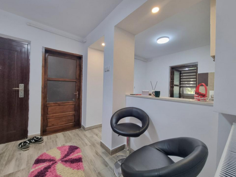 Școala Sadoveanu/Apartament 2 camere/etaj 1/renovat recent/mobilat 