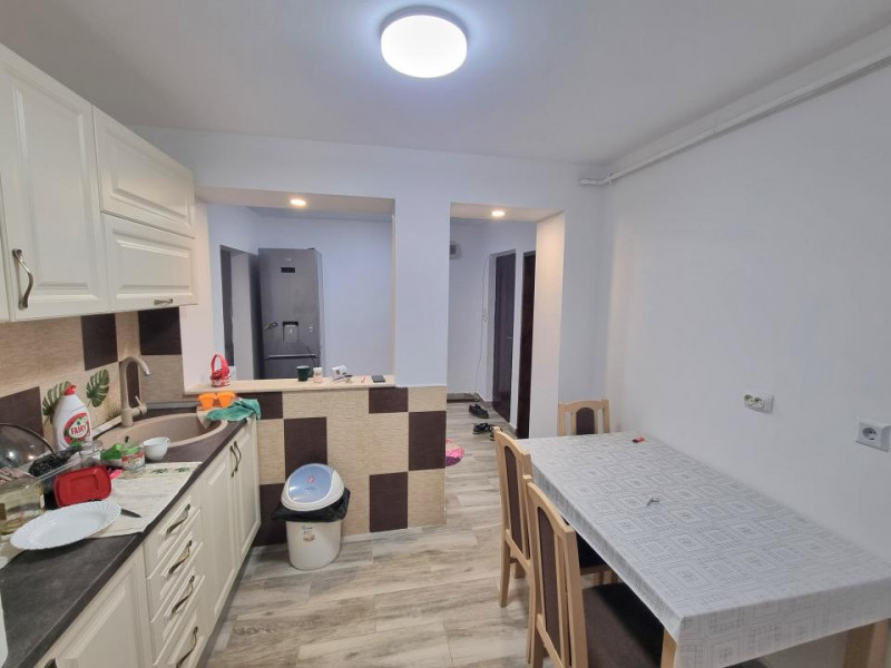 Școala Sadoveanu/Apartament 2 camere/etaj 1/renovat recent/mobilat 
