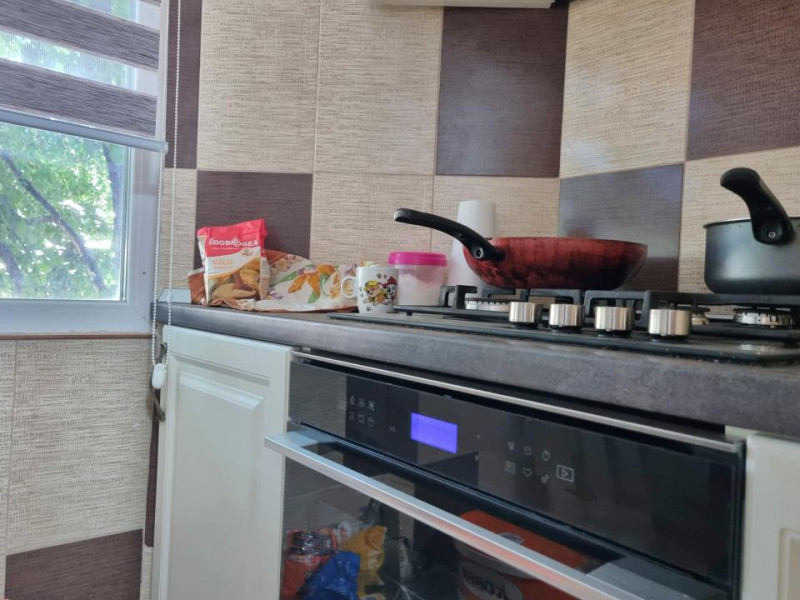 Școala Sadoveanu/Apartament 2 camere/etaj 1/renovat recent/mobilat 