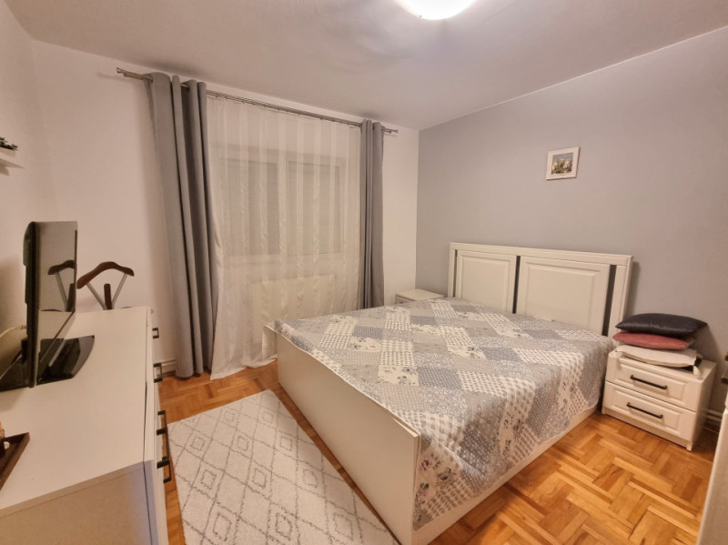 Bistrița Lac- Apartament 3 camere decomandate/etaj 2/mobilat/utilat 