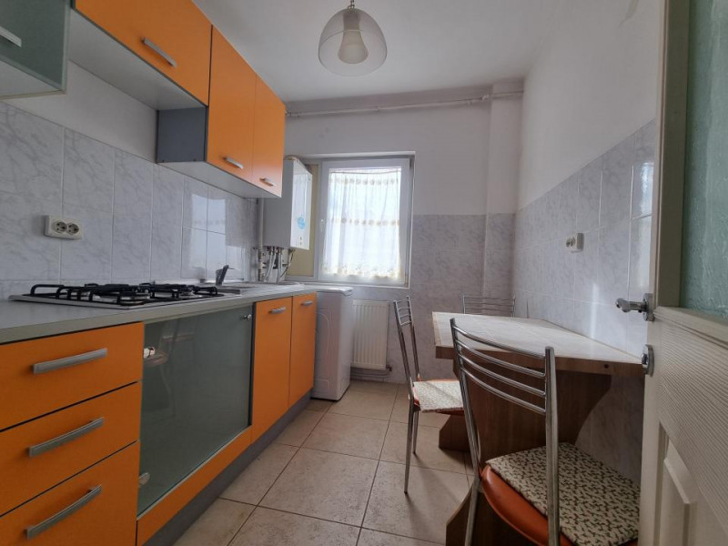 Ultracentral- Apartament 2 camere- mobilat-utilat- etaj intermediar 