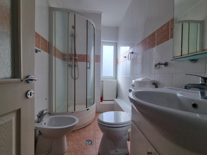 Ultracentral- Apartament 2 camere- mobilat-utilat- etaj intermediar 