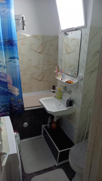 Apartament 3 camere, etaj intermediar, Mioritei (Martiri), cu parcare