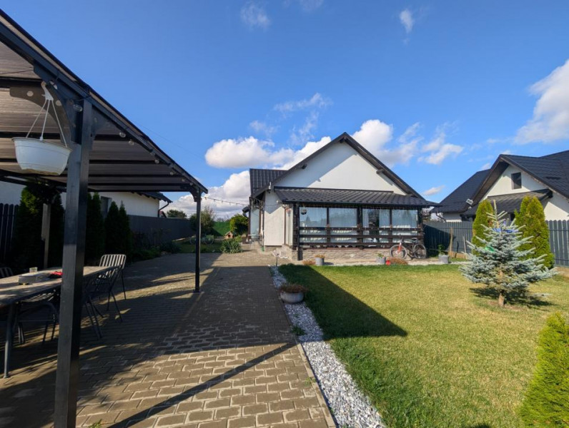 Casa Lilieci amenajata modern, mobilată - utilata 