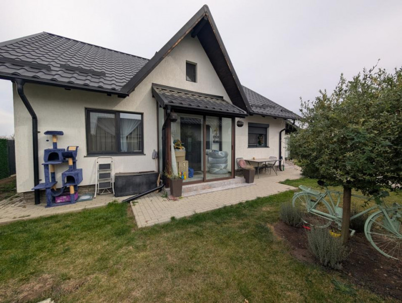 Casa Lilieci amenajata modern, mobilată - utilata 