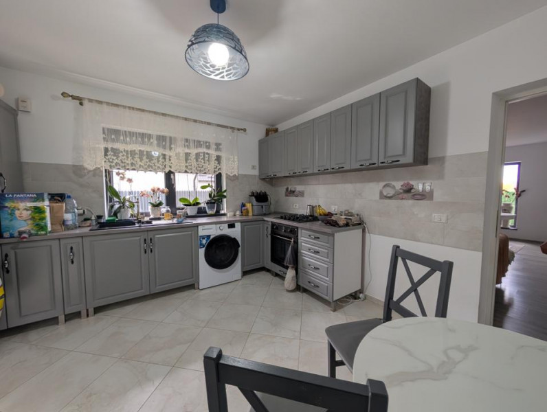 Casa Lilieci amenajata modern, mobilată - utilata 