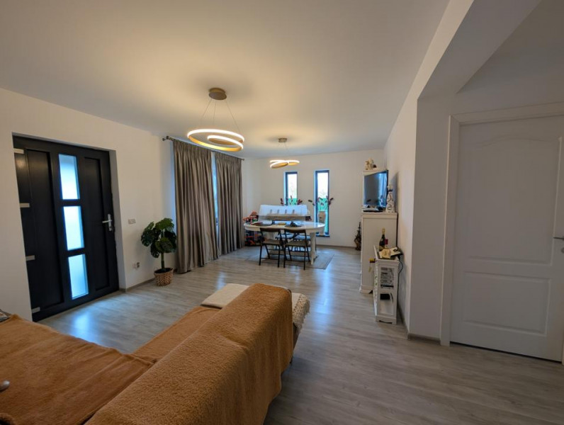 Casa Lilieci amenajata modern, mobilată - utilata 